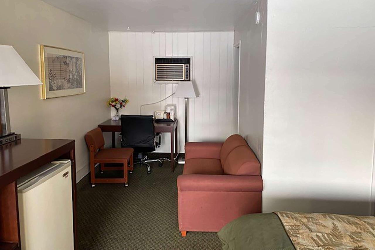 Travelodge By Wyndham The Dalles Exterior photo